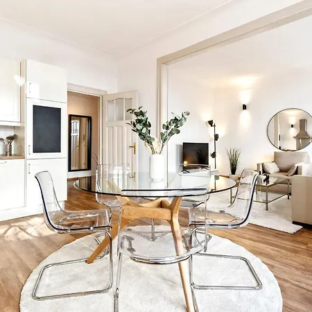 Stylish 2-Bed Apartment In Gare, Near Cafes & Shop Luxembourg Exterior photo