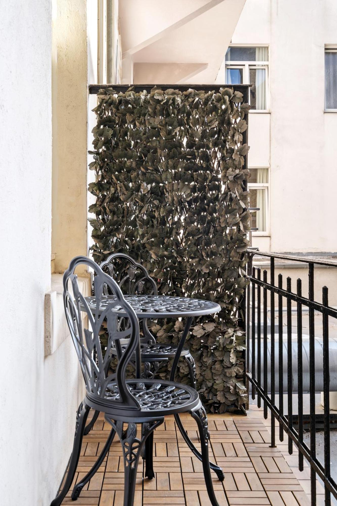 Stylish 2-bed In Gare, Near Cafes & Shop Apartment *