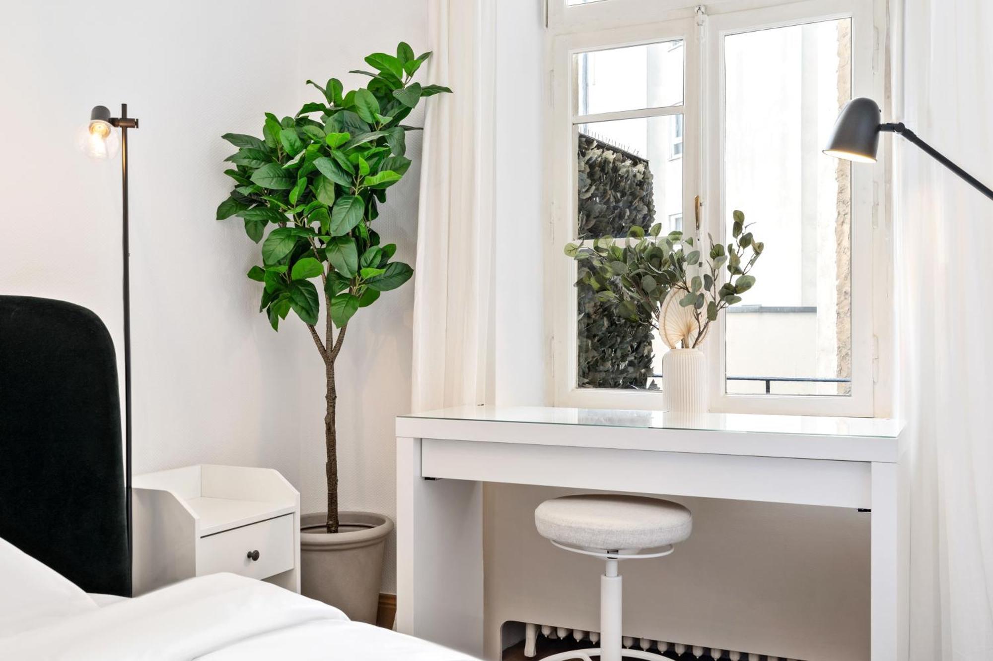 Stylish 2-bed In Gare, Near Cafes & Shop