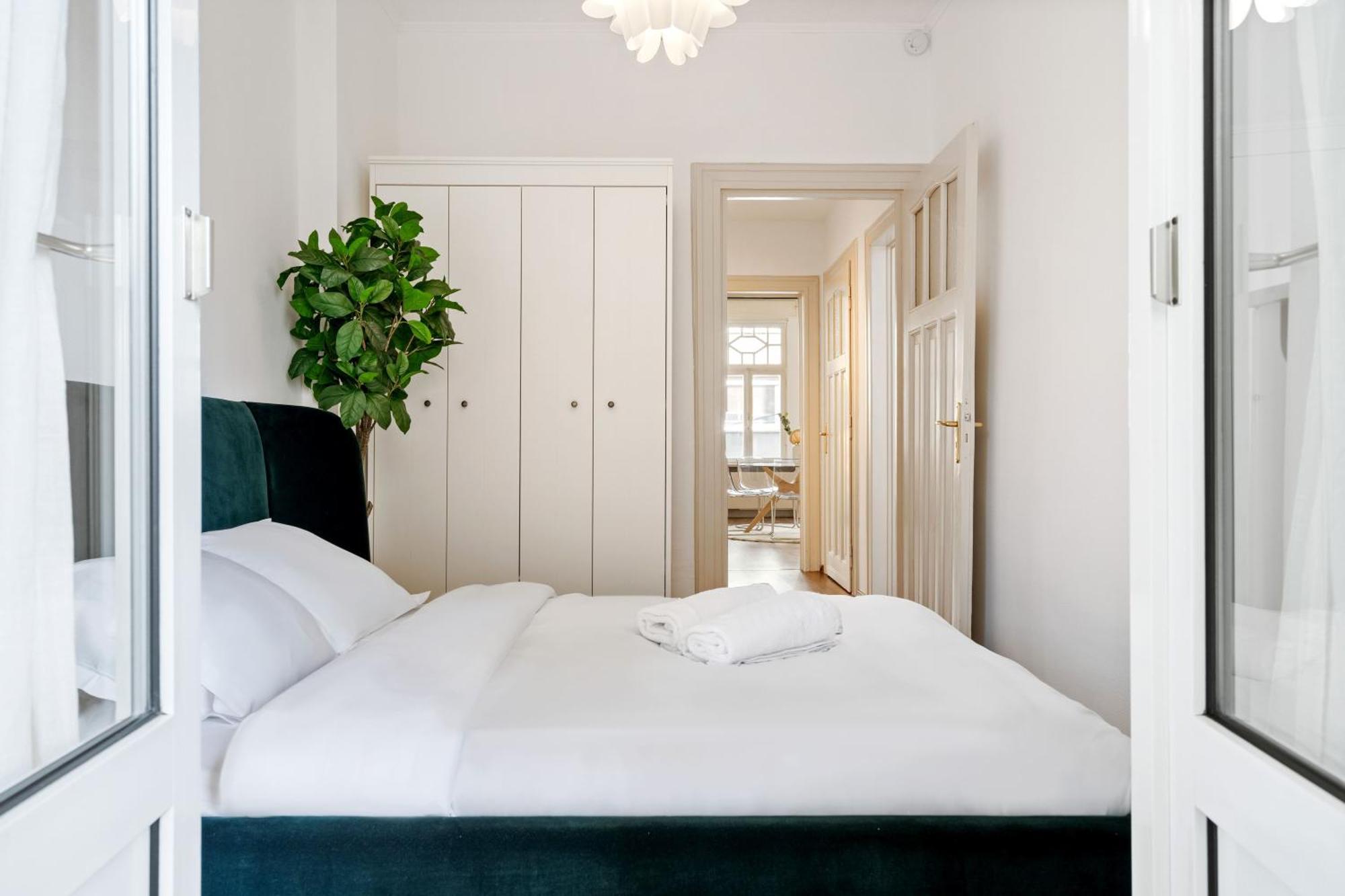 Stylish 2-bed In Gare, Near Cafes & Shop Apartment