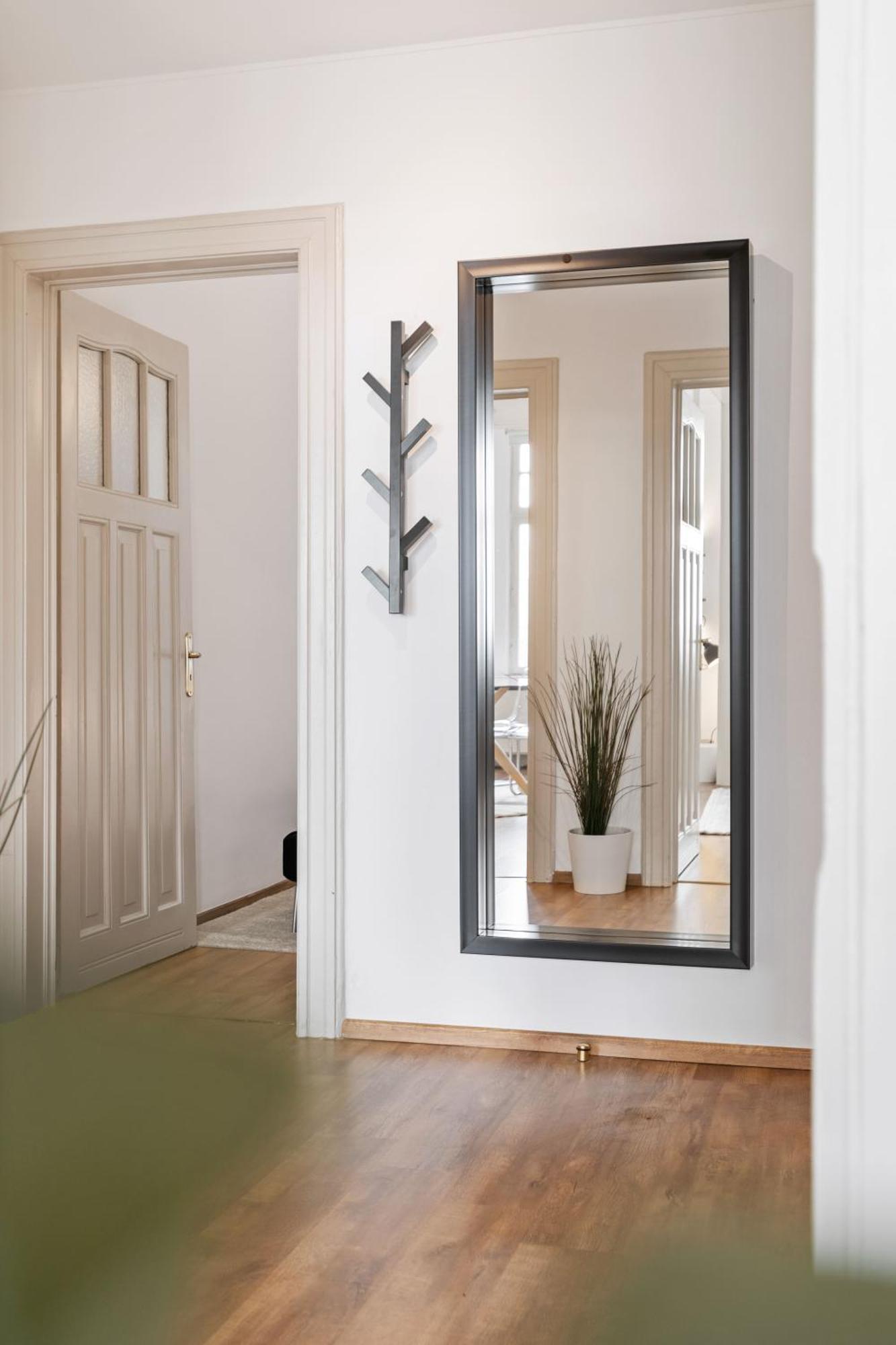 Apartment Stylish 2-bed In Gare, Near Cafes & Shop *