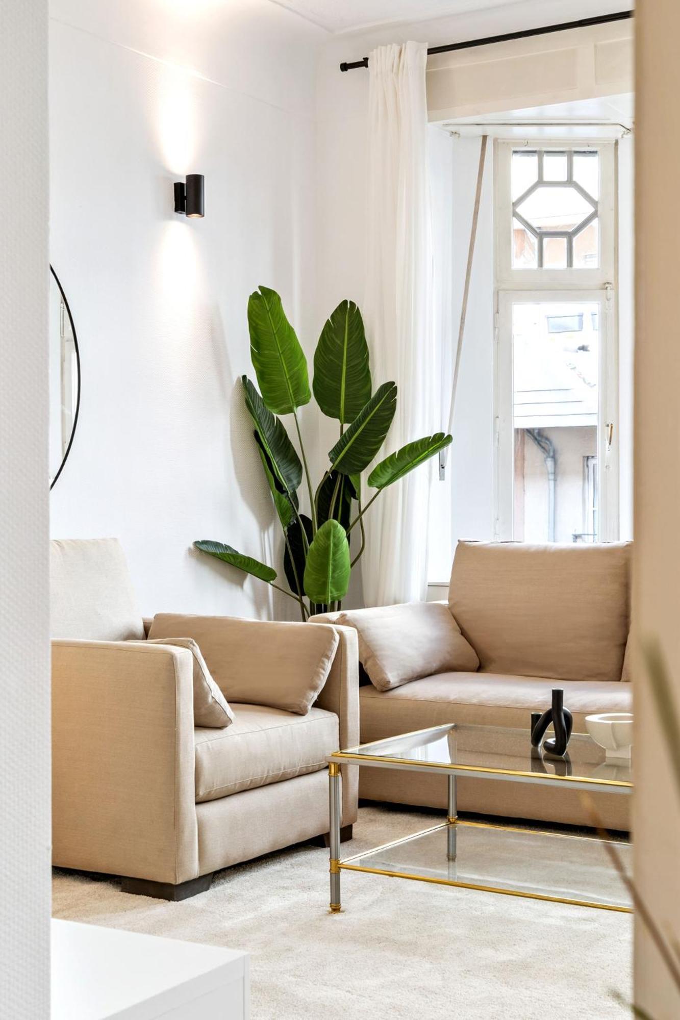 Stylish 2-bed In Gare, Near Cafes & Shop *